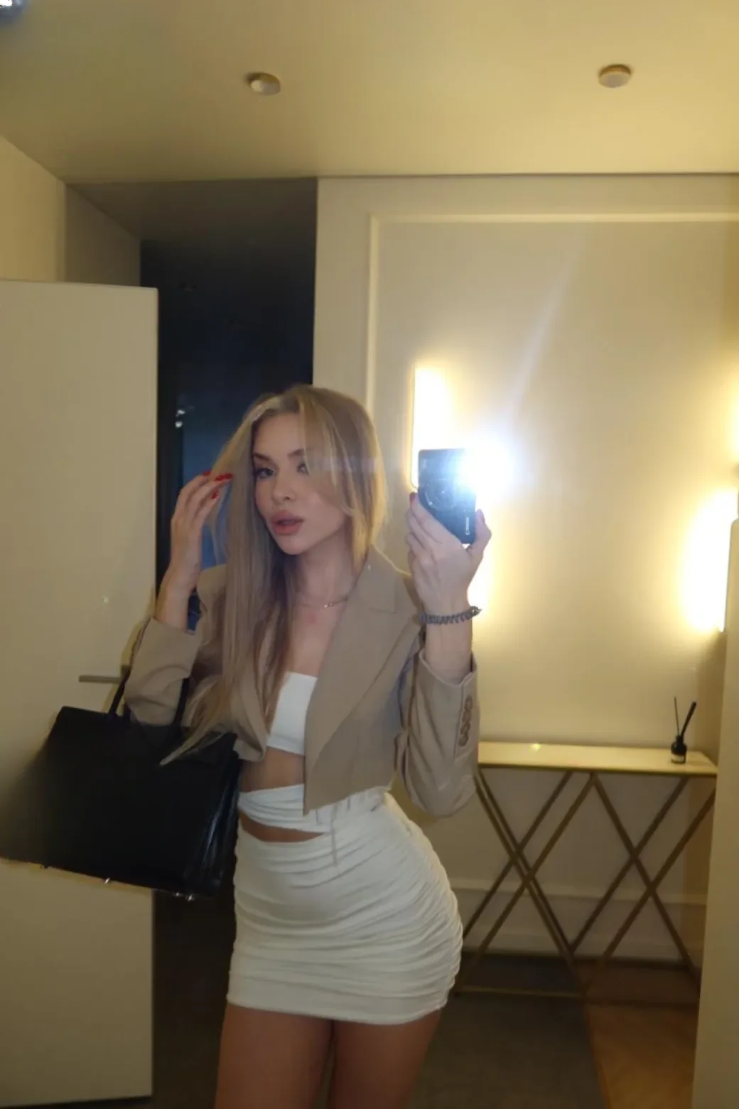 Alena thumbnail 9