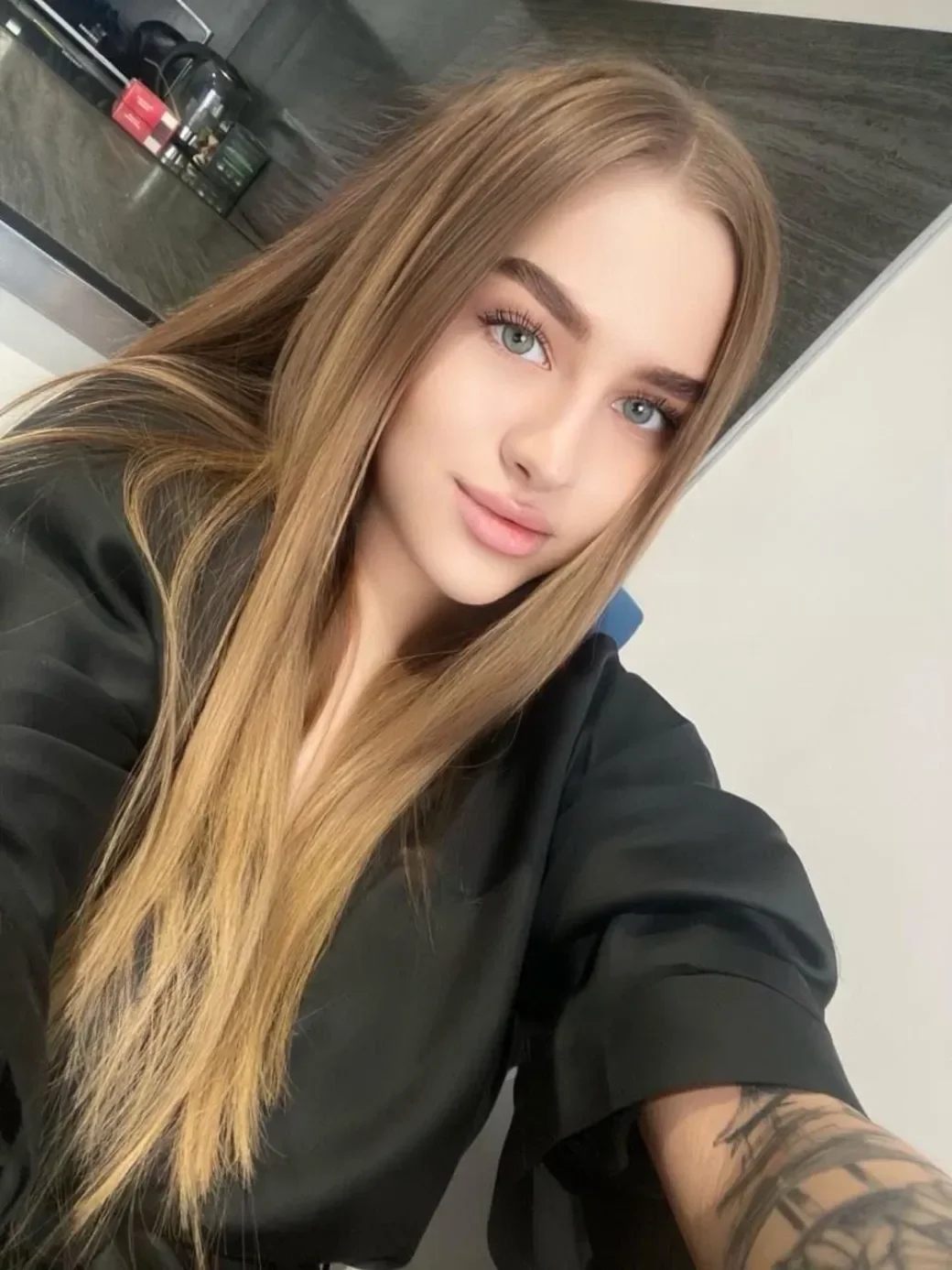 Emmi thumbnail 8