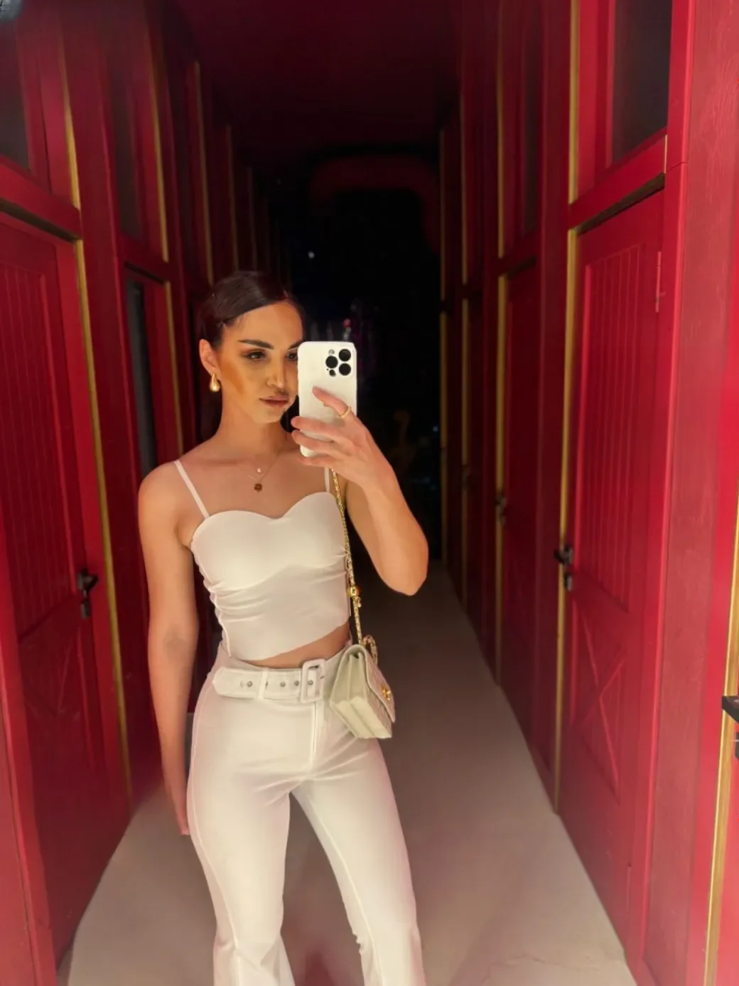 Victoria thumbnail 3