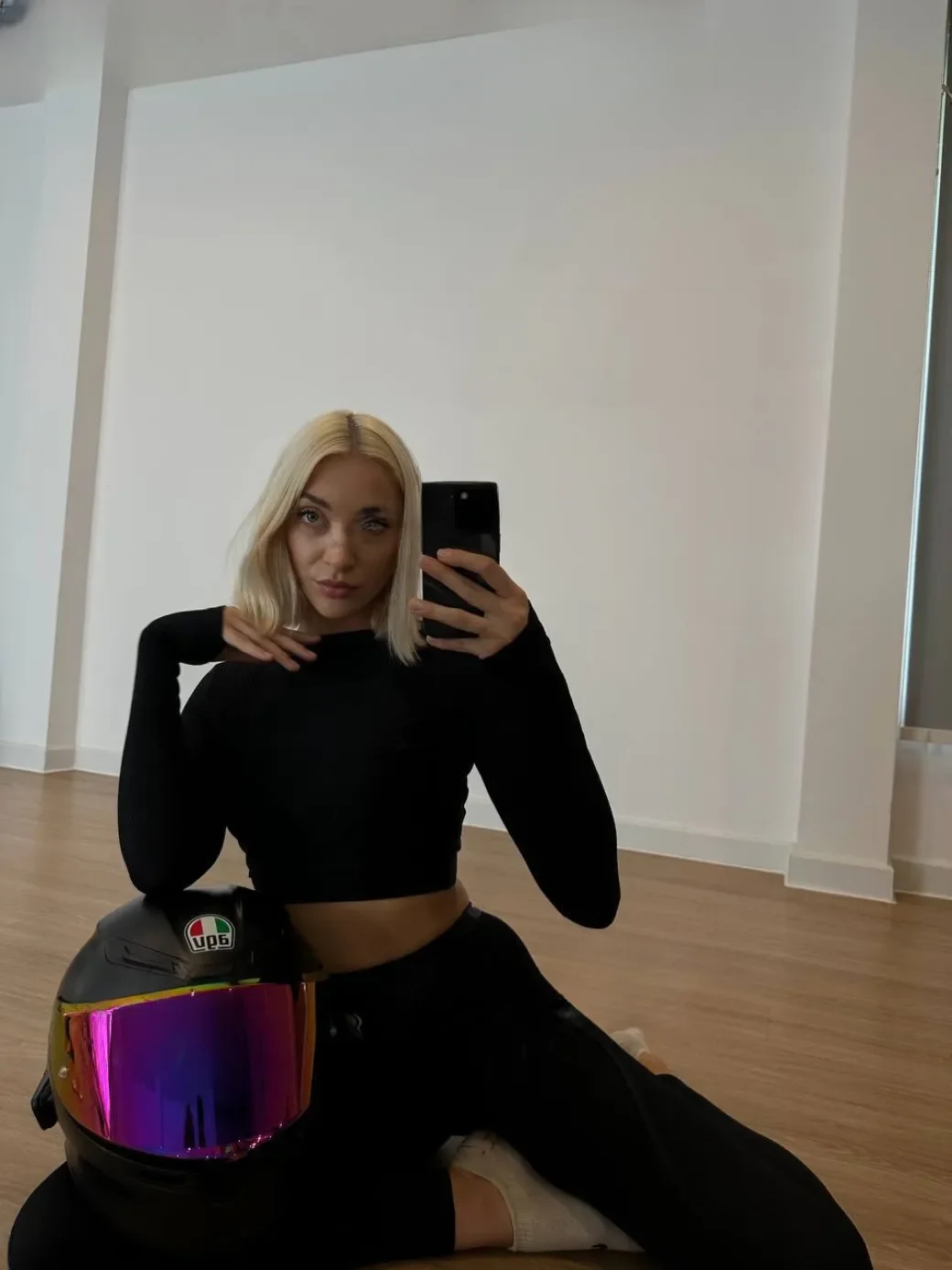 Kira thumbnail 11