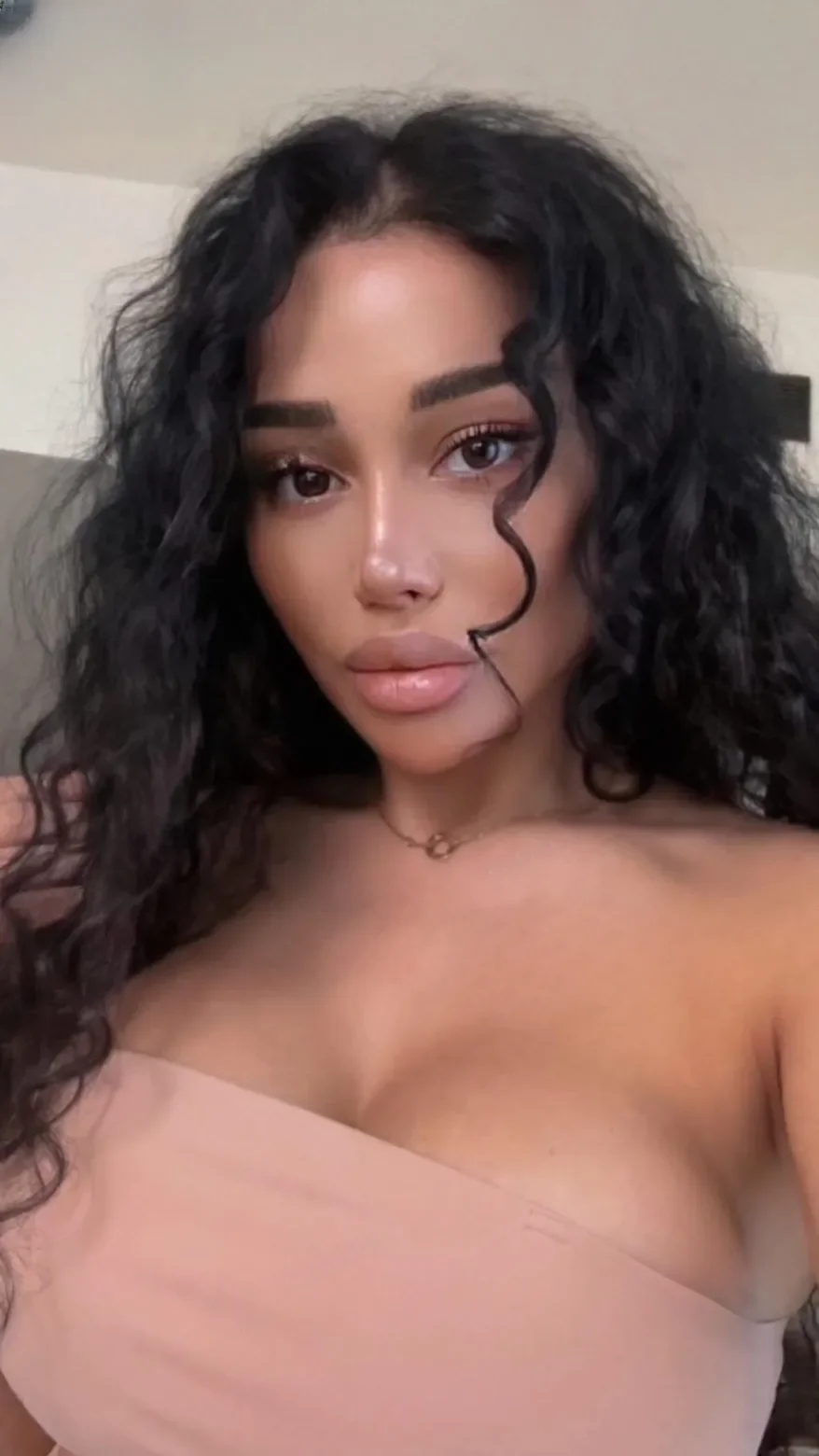 Leyla thumbnail 5