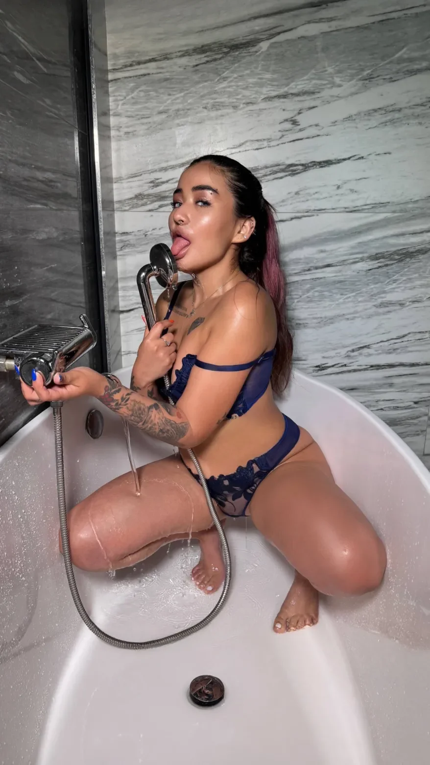 Karolina thumbnail 7