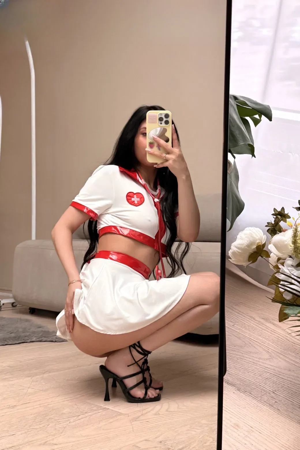 Laura thumbnail 13