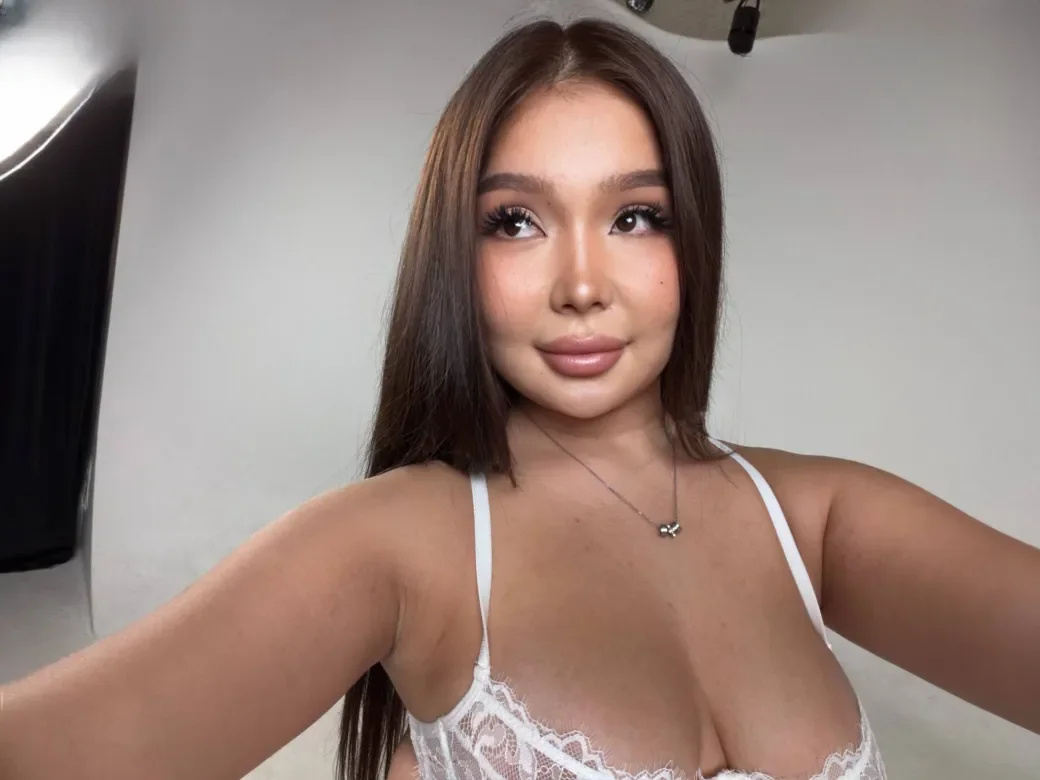 Karina thumbnail 4