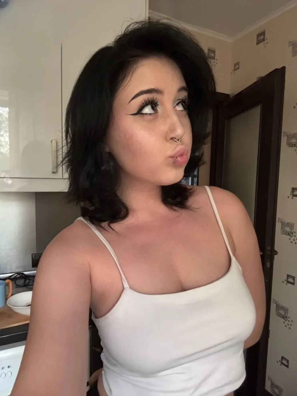 Vanessa thumbnail 2