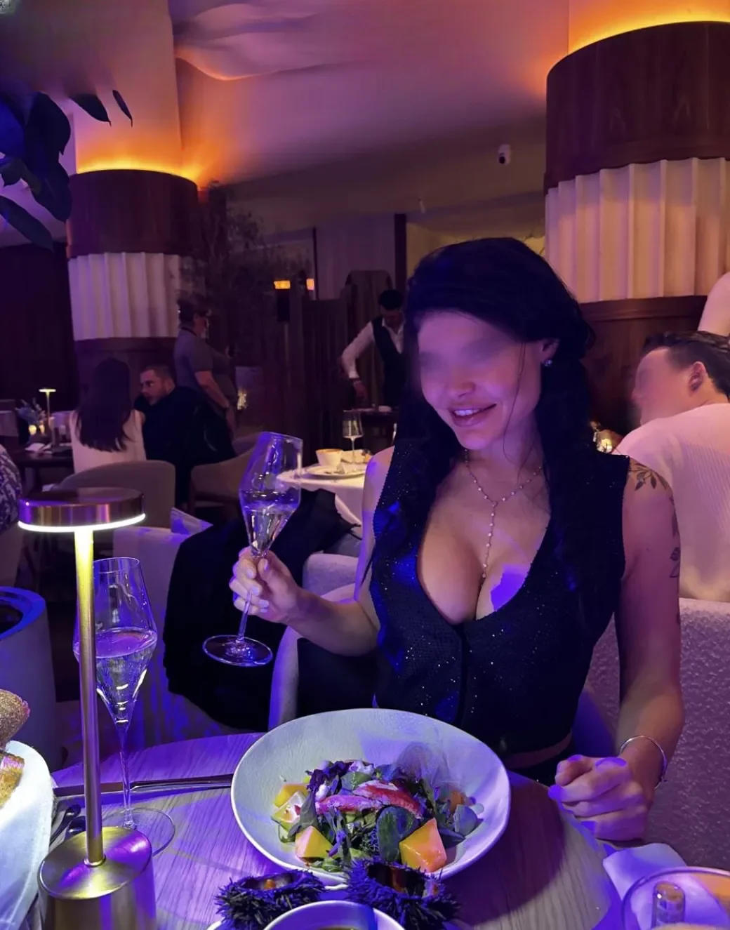 Elena thumbnail 8
